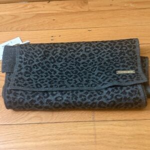 Michael kors women’s leopard print scarf size one